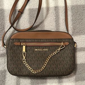 Michael Kors monogram bag- like new!